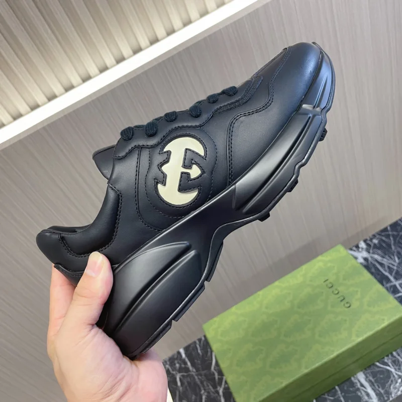 グッチの靴コピーカップルスタイルの偽物パパシューズ gu87620-2