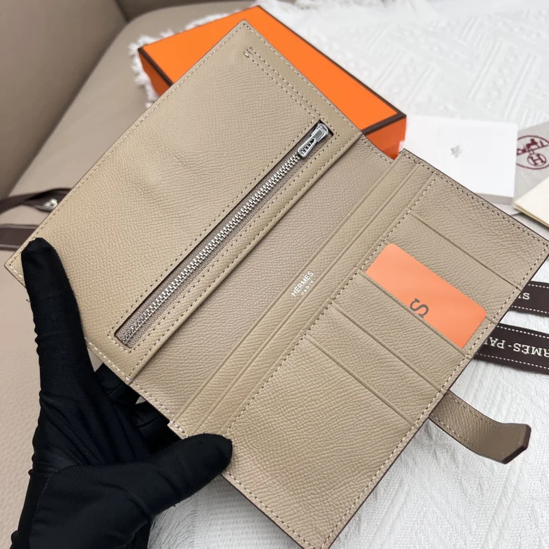 人気 ブランドエルメスコピーのレディース縦長財布 he5123-1