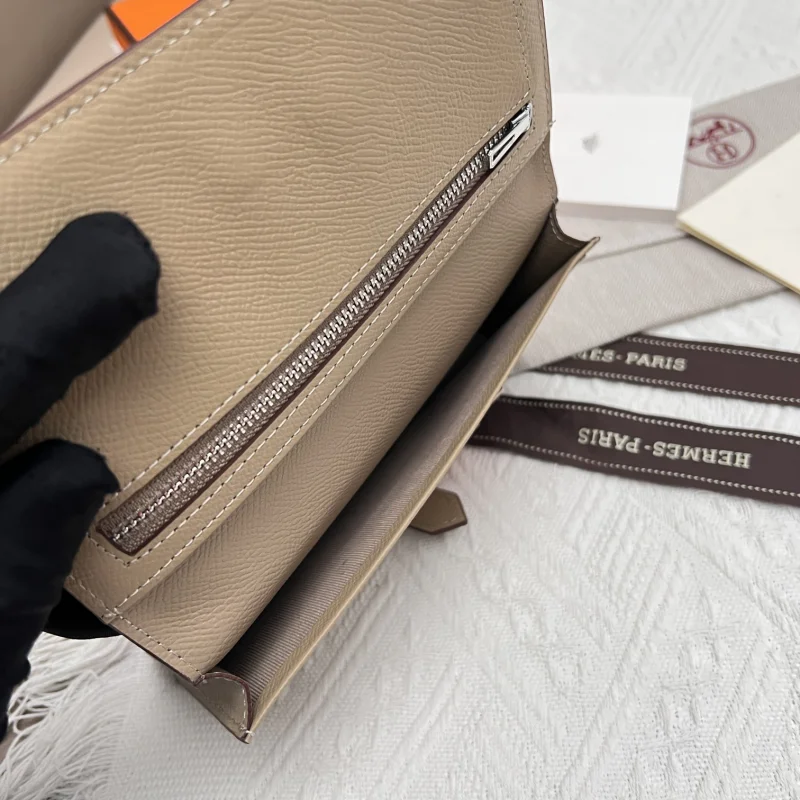 人気 ブランドエルメスコピーのレディース縦長財布 he5123-1