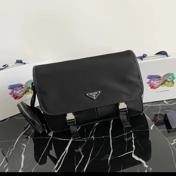 新しいブランドプラダ 偽物 メッセンジャー バッグ 2VD768B