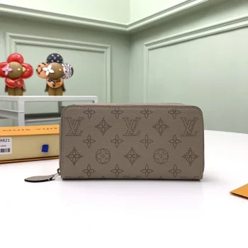 ルイ・ヴィトンコピーN級品 ジッピーウォレット グレー M69821