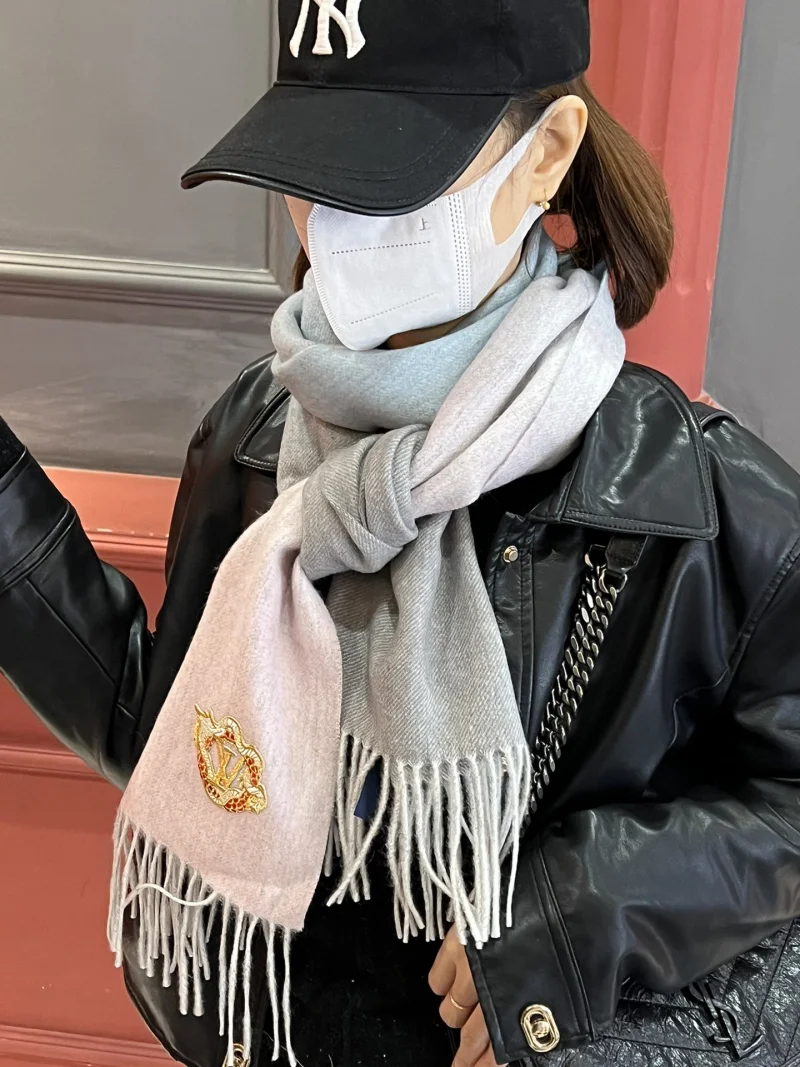 激安スーパーコピールイ・ヴィトン刺繍パッチカップルモデルマフラー 00145