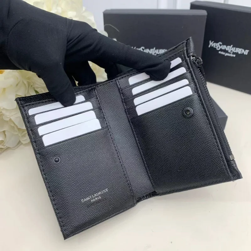 サンローランモノグラム ツーピースジッパー財布コピー新作入荷 06621