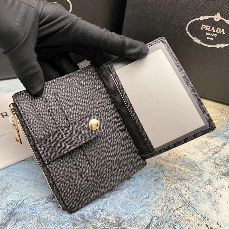 激安プラダ IDカードホルダー女性スーパーコピー財布 142466