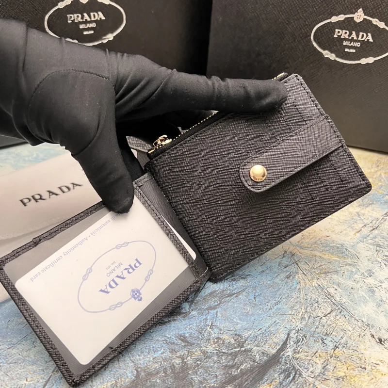激安プラダ IDカードホルダー女性スーパーコピー財布 142466