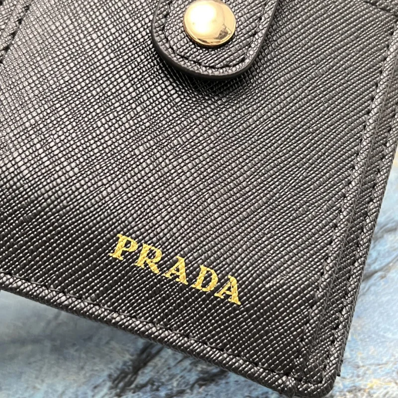 激安プラダ IDカードホルダー女性スーパーコピー財布 142466