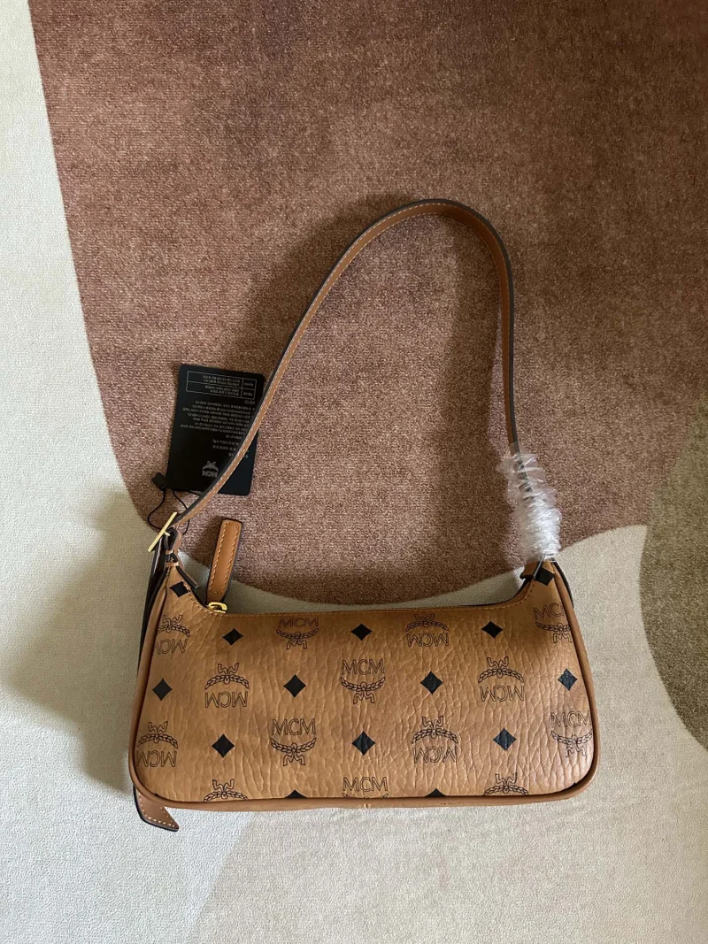 MCM 2024春夏新作バゲットバッグスーパーコピー 142504