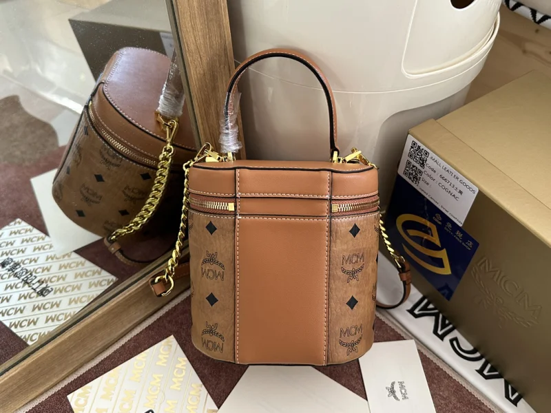 大人気のMCMコピー マネー バケット ヴィセトス シリンドリカルクロスボディバッグ 142507