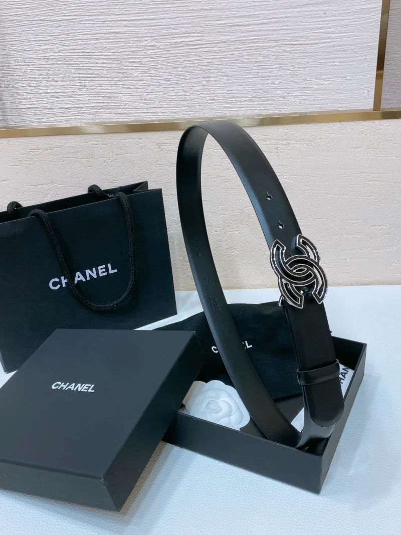 シャネル高級ブランドコピー 24c レジン 黒と白のラインストーン ベルト 142864