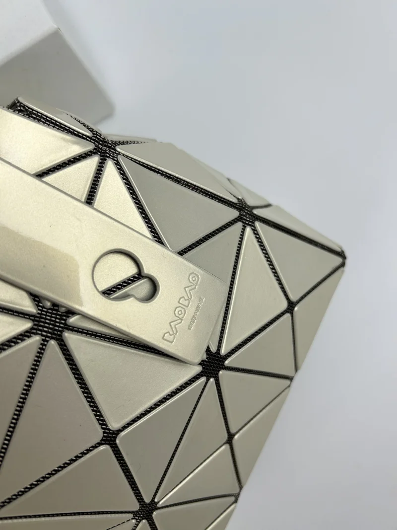 最新のBAOBAO CARAT シリーズバッグ偽物 ダイヤモンド スクエアボックス クリームイエロー 143356