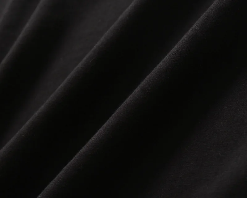 2024人気グッチの新しい赤、青、黒の文字のグラデーションコピーTシャツ 189235