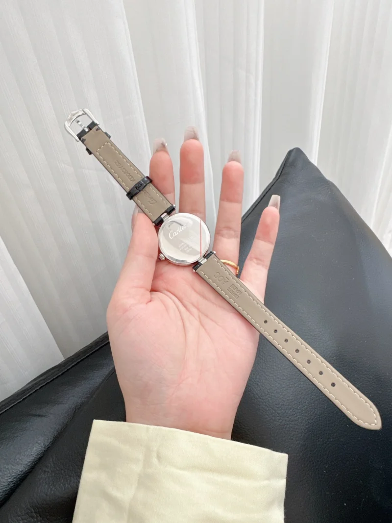 新品カルティエのヴィンテージ時計コピー 204787