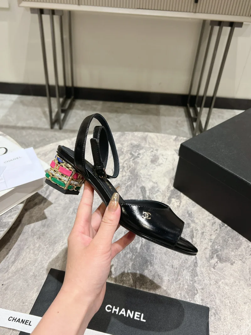 2024 新品 ヴィンテージ シャネルコピー メリー ジェーン 中空フィッシュマウス サンダル 220351