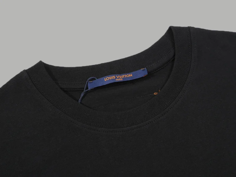 ルイ・ヴィトン2024スリーフラワー フェードロゴプリントコピー半袖Tシャツ 236093