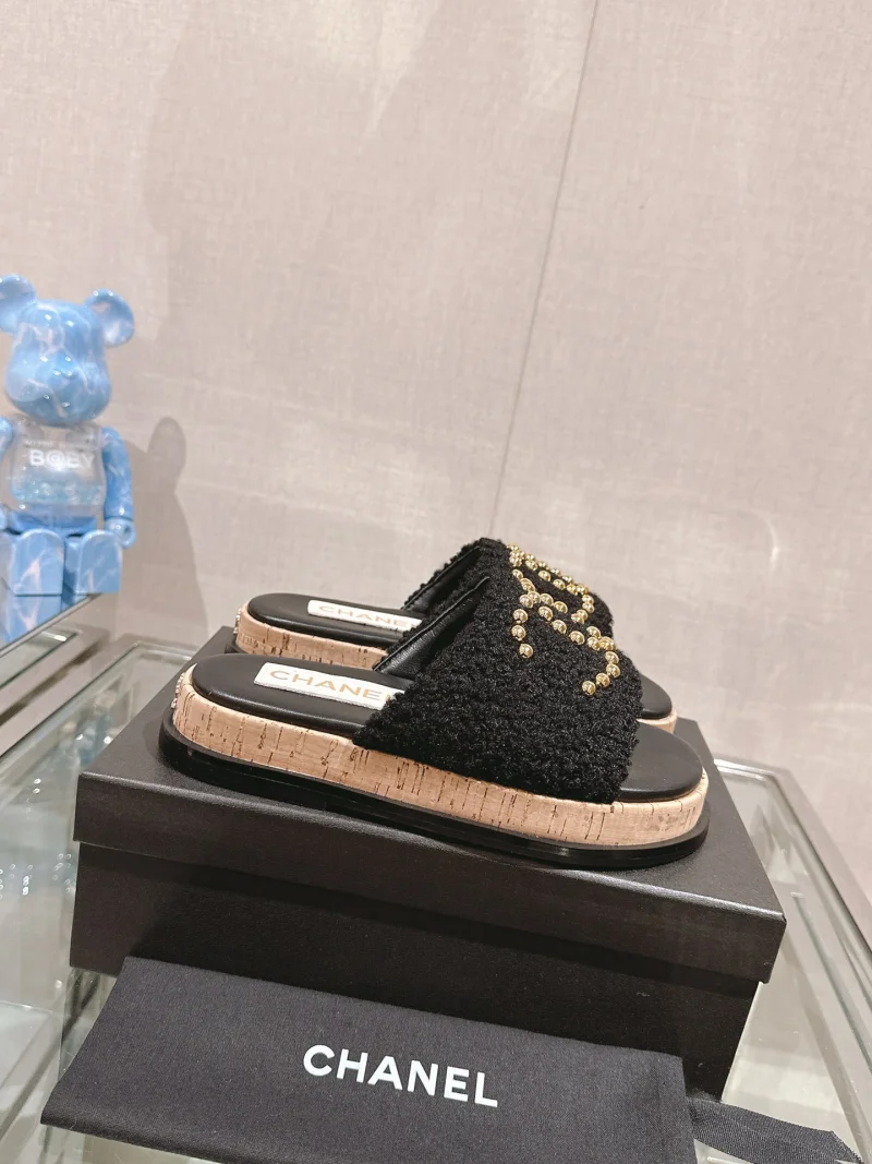 2024春夏新作シャネルダブルCゴールドネイルビーチコピーサンダル 246635