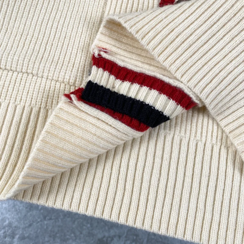 ミュウミュウ人気ブランド服コピーストライプ ベージュ V ネック カーディガン セーター 323655