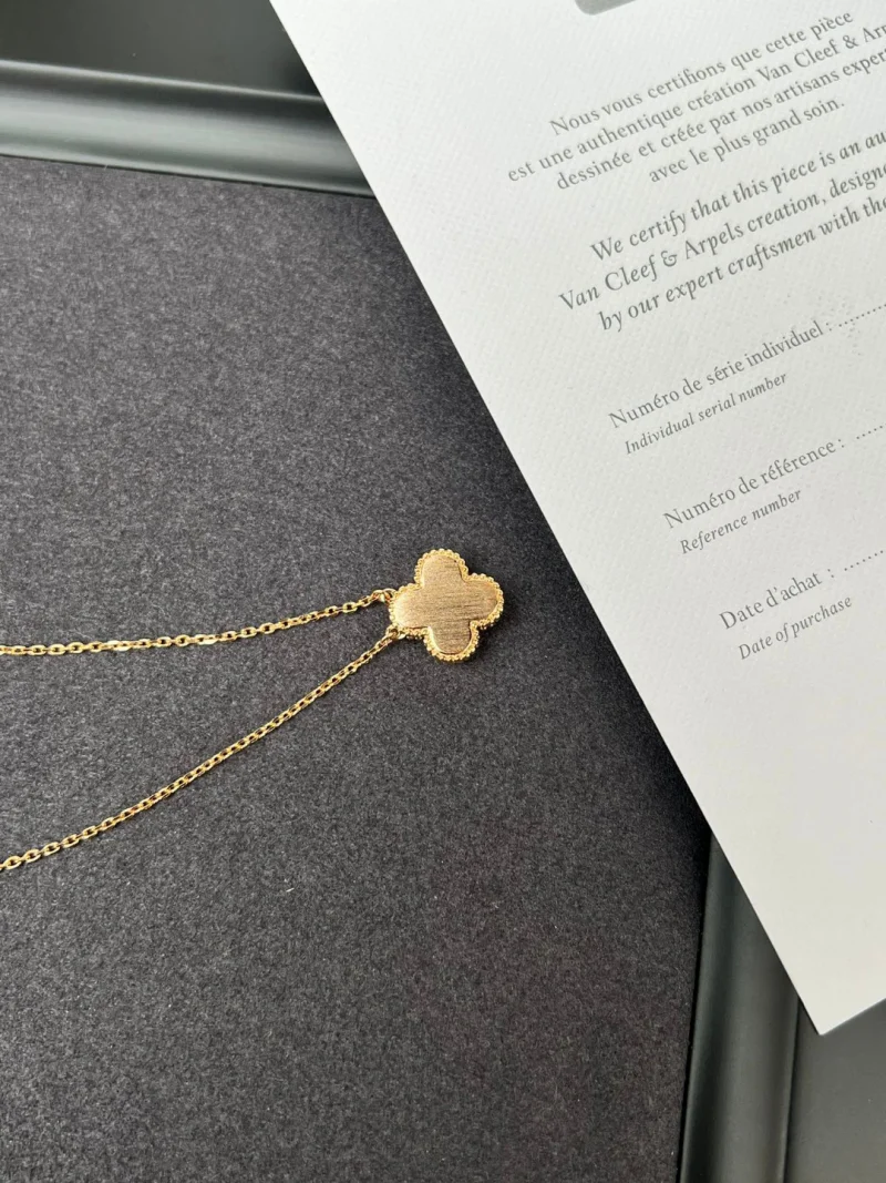 ヴァンクリーフ一粒花四葉クローバーダイヤモンドピンクマザーオブパール339542ネックレスコピー