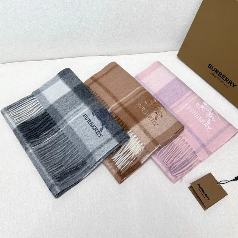 バーバリーコピー激安信頼老舗 クラシック刺繍軍馬プレミアム エレガント スカーフ Ban3669