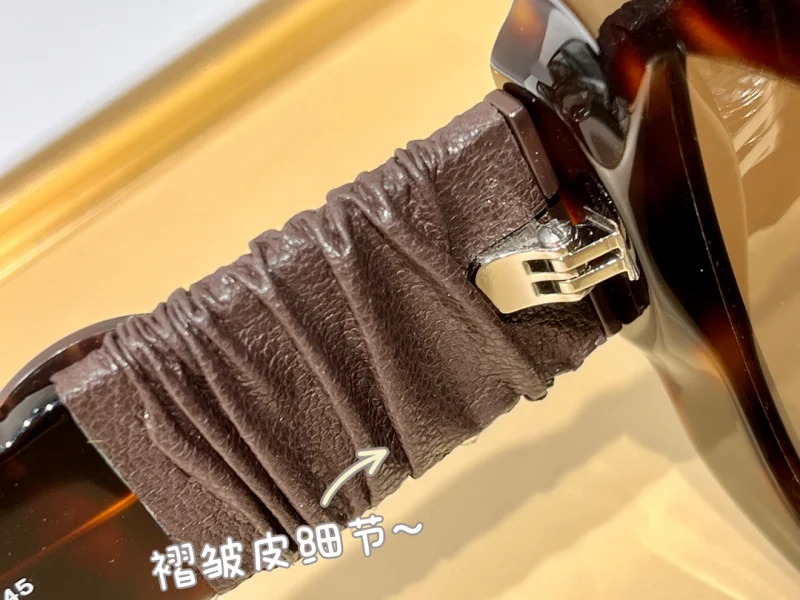 高品質シャネル サングラスコピーCH5474-01 ラージロゴ ダブルCプラス レザーデザイン