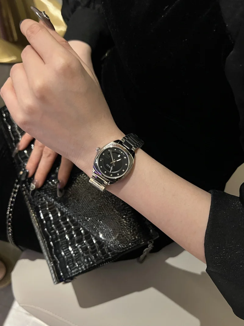 人気グッチ女性のクォーツ時計コピー GG2570