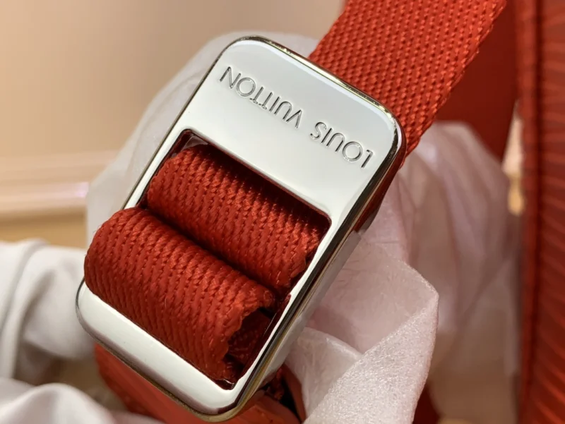 ルイ・ヴィトン ミディアム ブライトレッドスーパーコピーN級品バックパック M23764