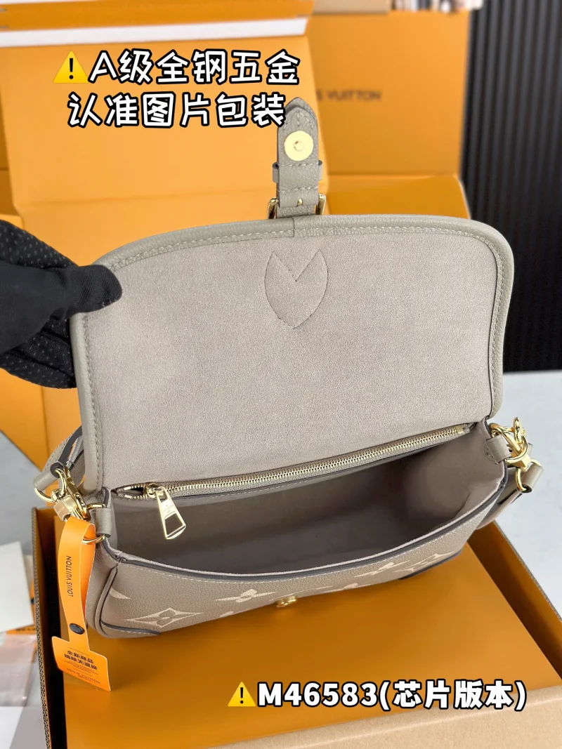 大人気ルイ・ヴィトンコピー ダイアン ハンドバッグ M46583