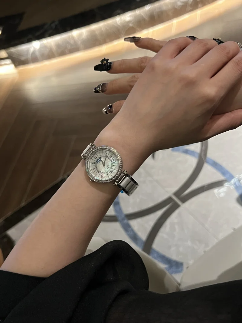 2024新款オメガ女性 クォーツスーパーコピー時計 OM5488