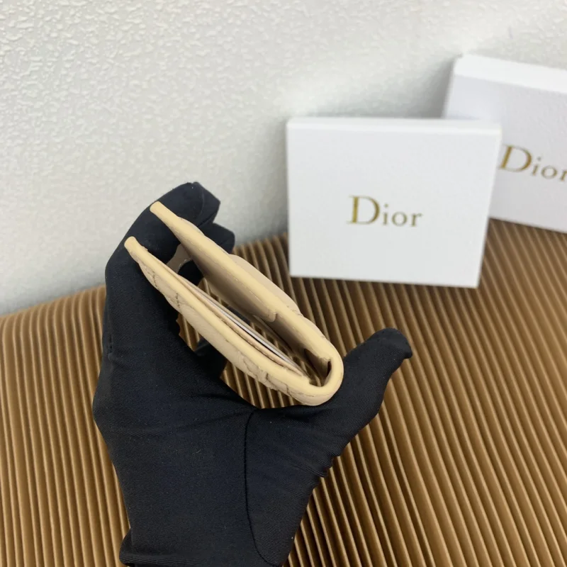 ディオールスーパーコピー カロ ダンデライオン カード ホルダー激安財布 S5156