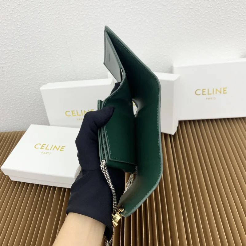 セリーヌダークグリーンのラムスキン製スモールフラップ財布 143918実物写真100%