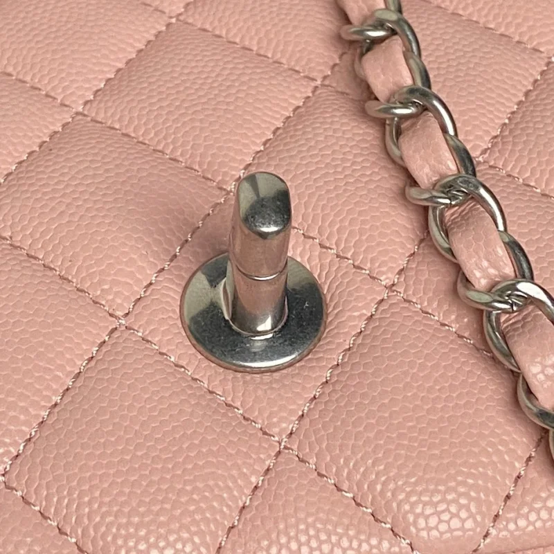 弊店では新着シルバーチェーン絶妙なピンクシャネルハンドバッグコピー 145916