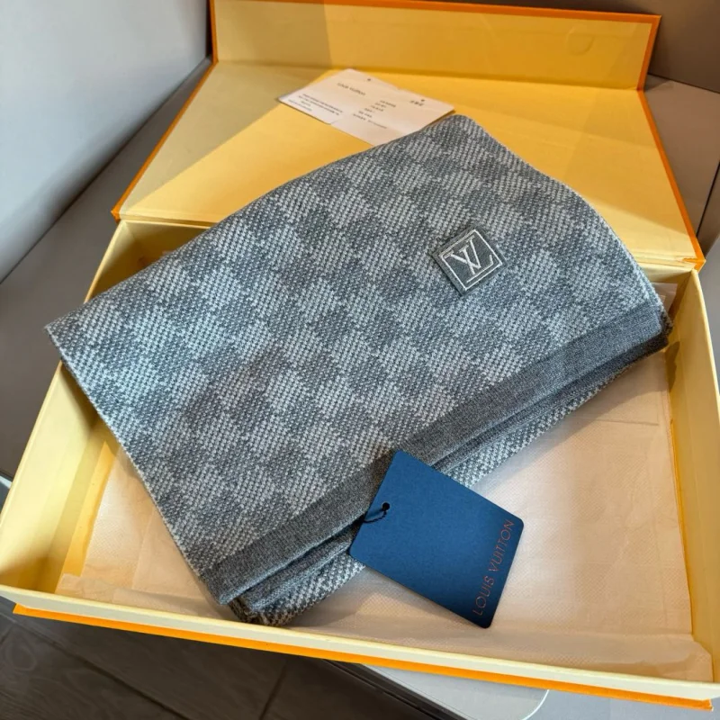 弊社はルイヴィトン商品コピーメンズ ウール ニットスカーフと帽子のセット 146690