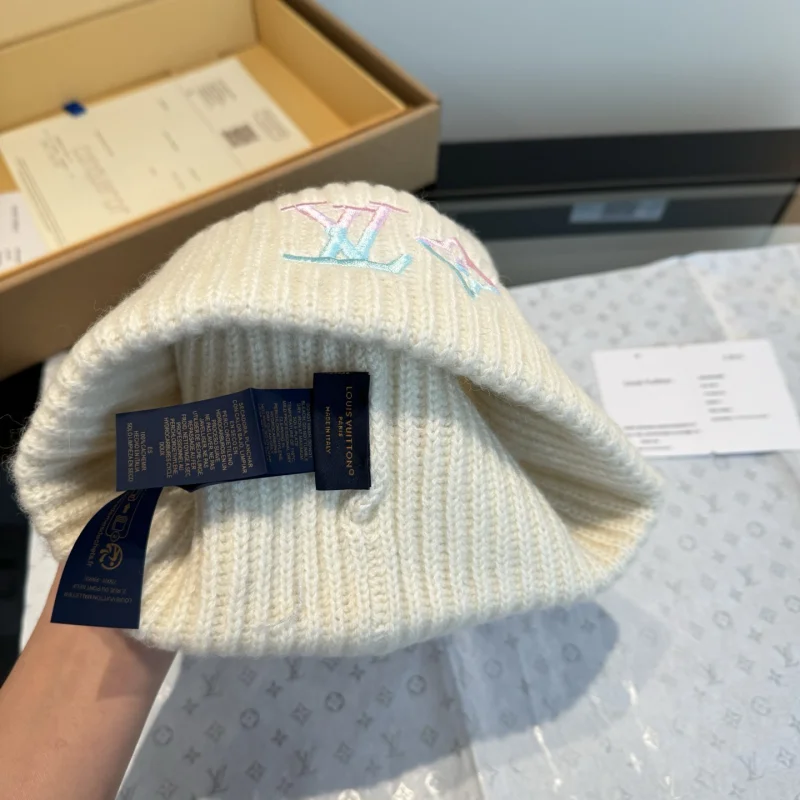 ルイヴィトン偽物マフラーコピー新定番スカーフと帽子のセット品質保証! 146691