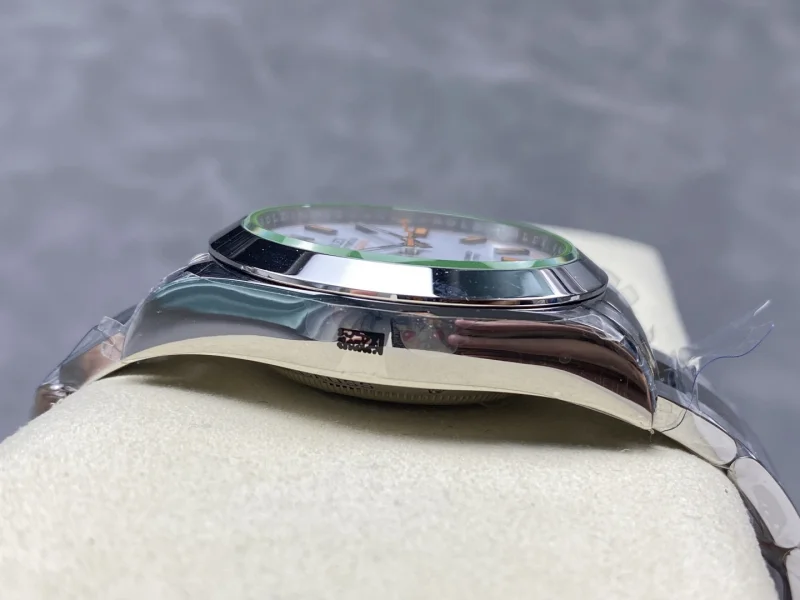最高の工場製ロレックススーパーコピー時計グリーンガラス ライトニングシリーズ 174468