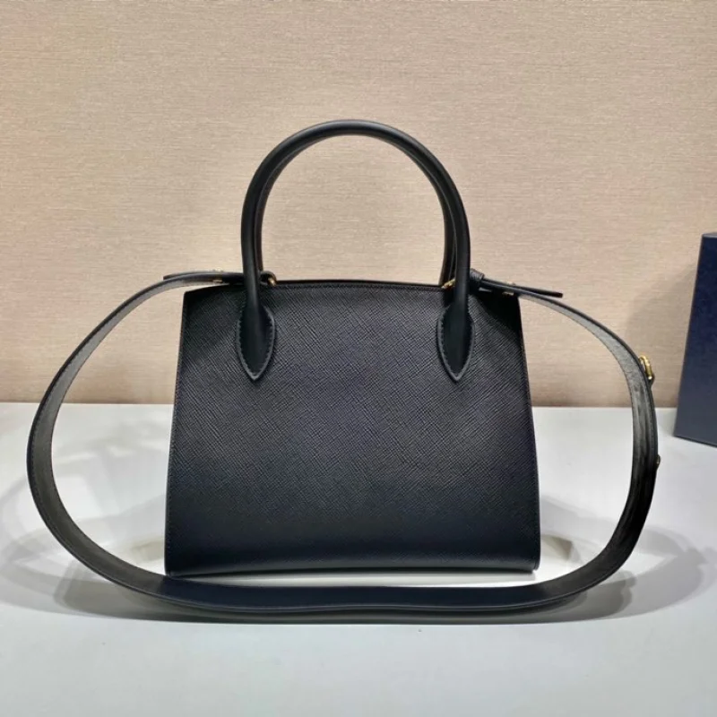 最新の海外ブランドプラダバッグトートバッグコピーの売れ筋黒新色 1BA156