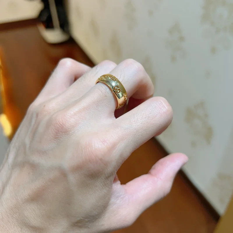 2025年の新製品グッチアクジュエリーリングコピー男女同款 377788