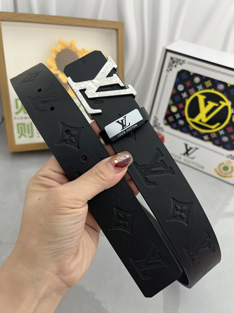 高級ブランドコピールイヴィトン最新商品偽物のレザーベルト 667767