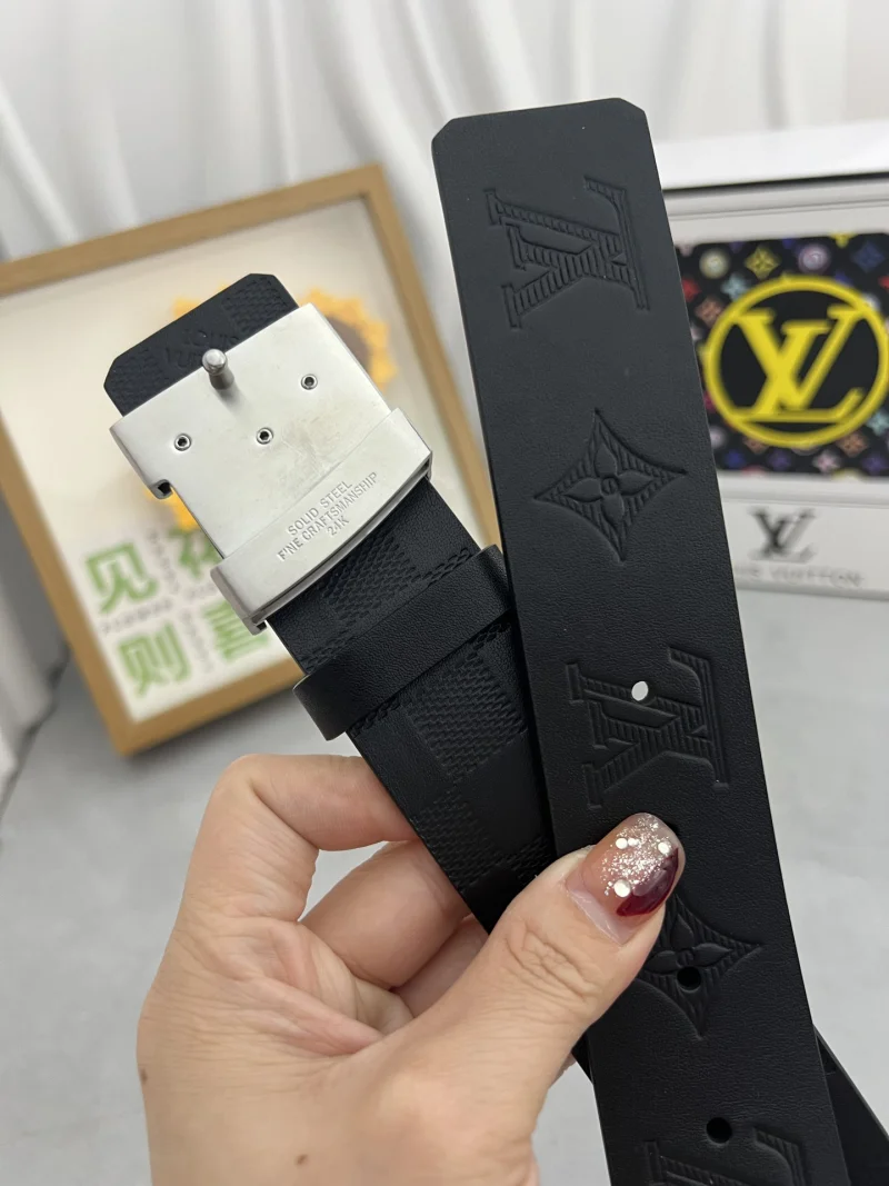 高級ブランドコピールイヴィトン最新商品偽物のレザーベルト 667767