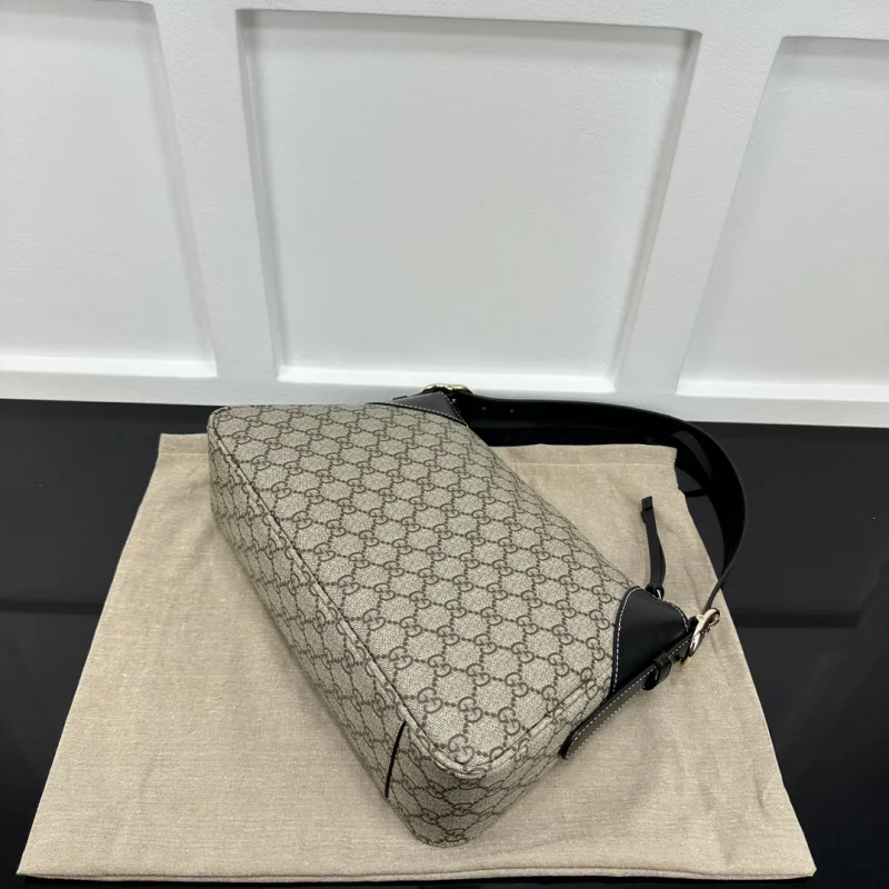 人気最高級ブランドのグッチショルダーバッグコピー実用品 815216-1