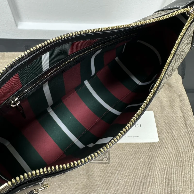 人気最高級ブランドのグッチショルダーバッグコピー実用品 815216-1