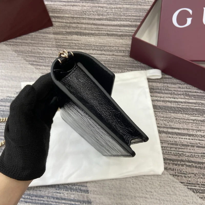 グッチ最新の海外ブランドチェーン付きブラックパテントレザー女子バッグ専門店 837374-2