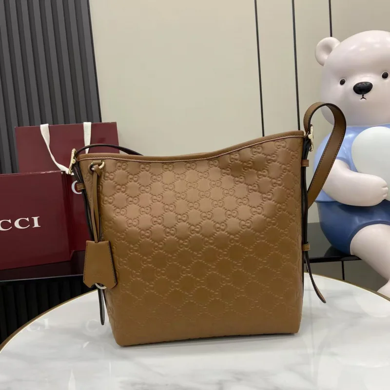 2025年グッチコピーエンブレムバッグ偽物品専門店です品質100%保証 848883