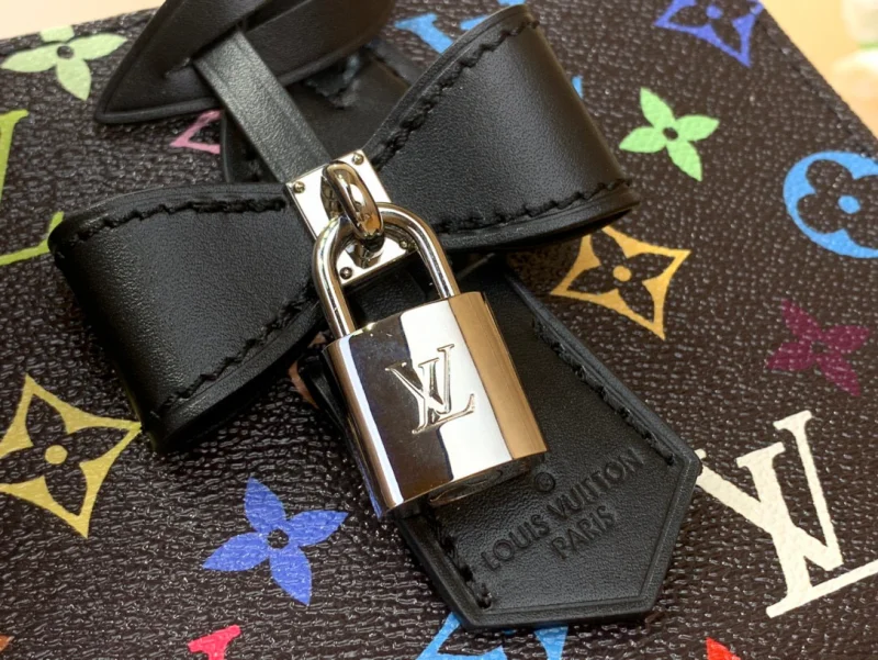 当店のルイ・ヴィトンスーパーコピー黒いハンド激安バッグ M13260