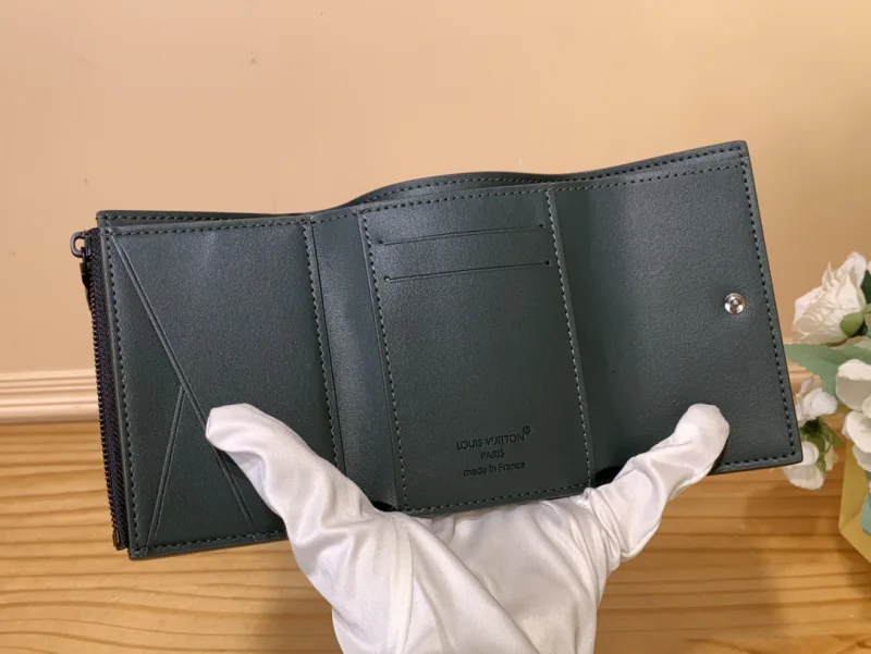 ルイ・ヴィトン精巧可愛いのコピー三つ折り財布激安買取 M14793