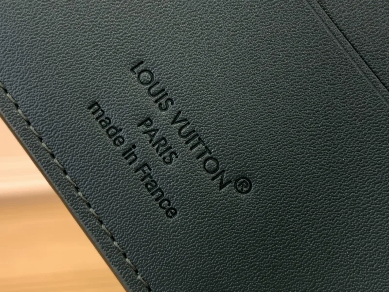 【超話題】ルイヴィトン新しい色メンズショートスーパーコピー財布 M27150信用第一