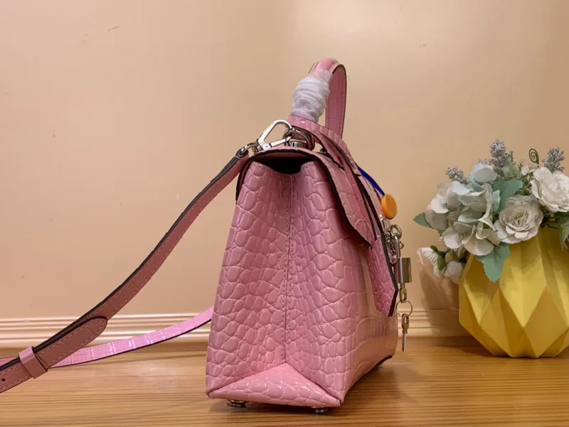 ルイヴィトンスーパーコピー通販ピンククロコダイルレザーバッグ N84718