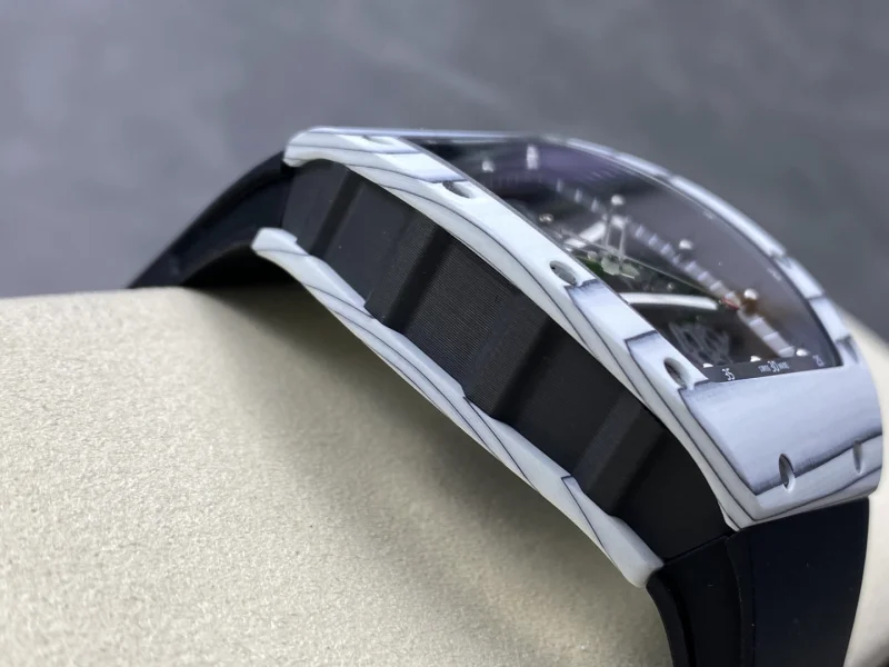リシャールミル高品質ミラー カーボンファイバー スケルトンスーパーコピー時計 RM061