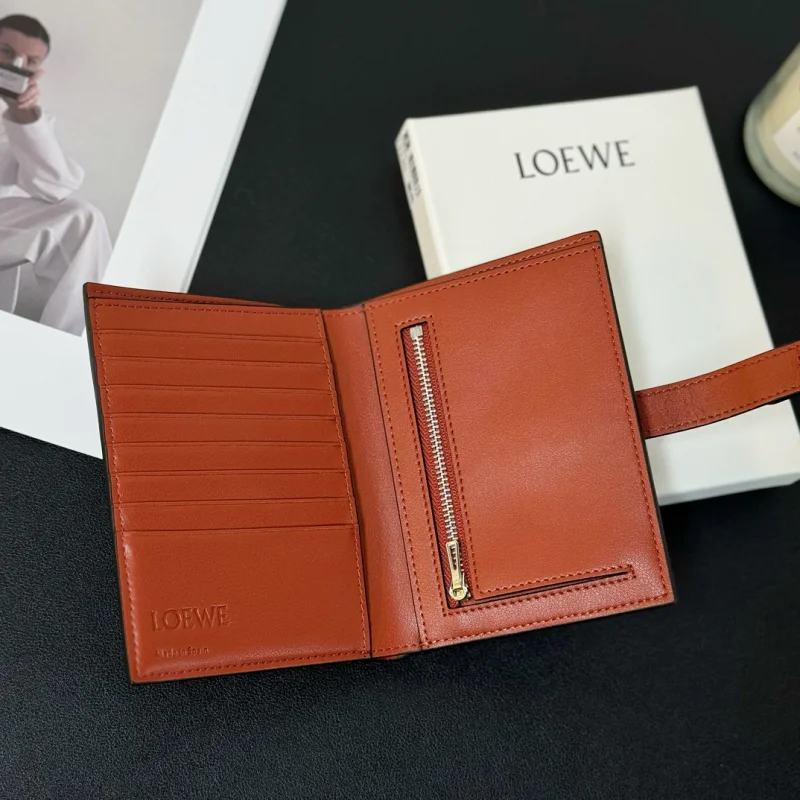 新商品 ロエベ小銭入れ偽物財布スーパーコピー lo52069