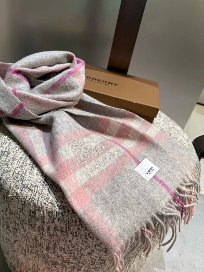 男女兼用の超高品質で最新のバーバリースーパーコピースカーフ 105669