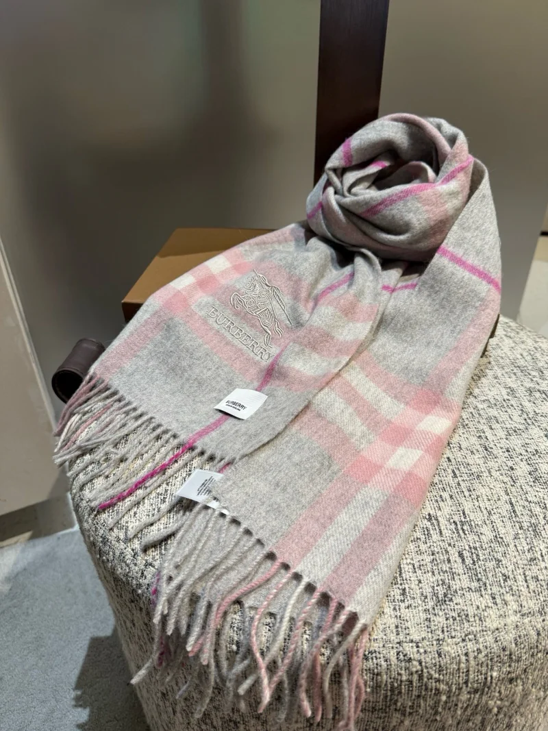 男女兼用の超高品質で最新のバーバリースーパーコピースカーフ 105669