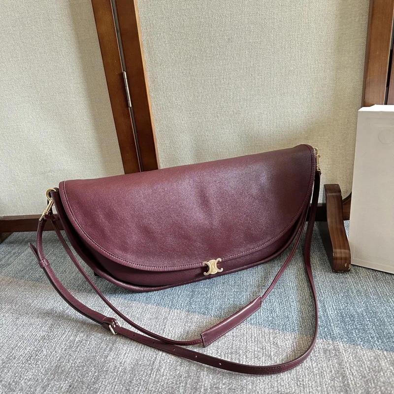 2026新着商品セリーヌショルダーバッグコピークラレットハーフムーンバッグシリーズ 124142